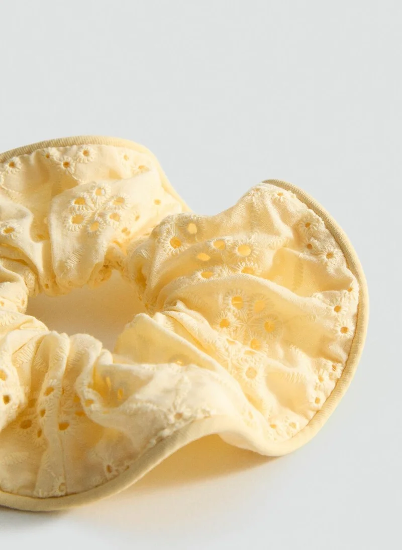 مانجو ربطة شعر مزينة بالزهور بتفاصيل مفتوحة